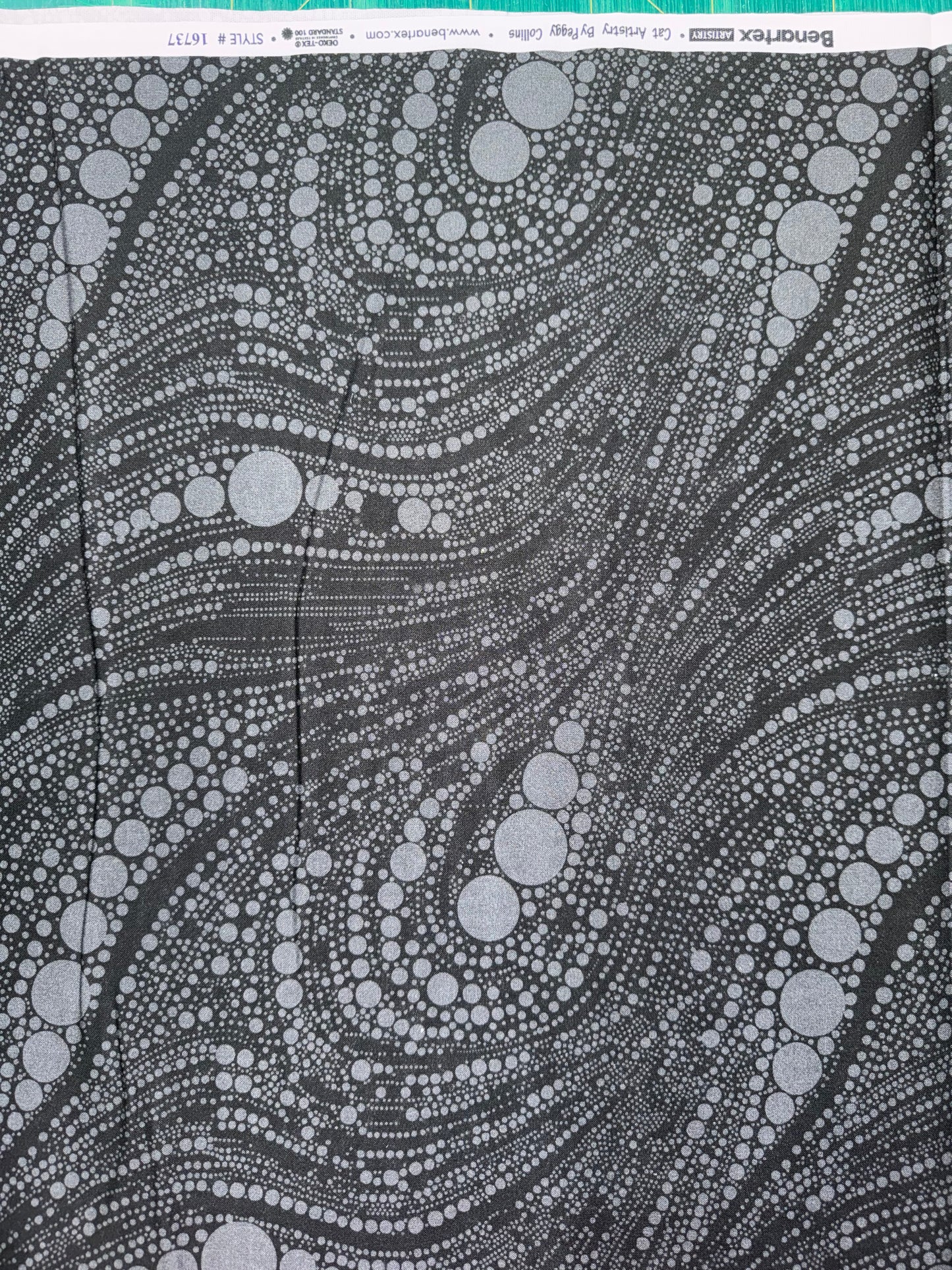 Cat Artistry Circled Swirl Black