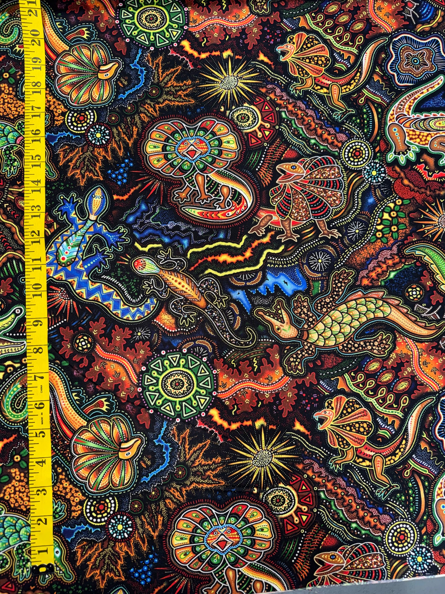 TJUKURPA LAND - Lizards in Reds