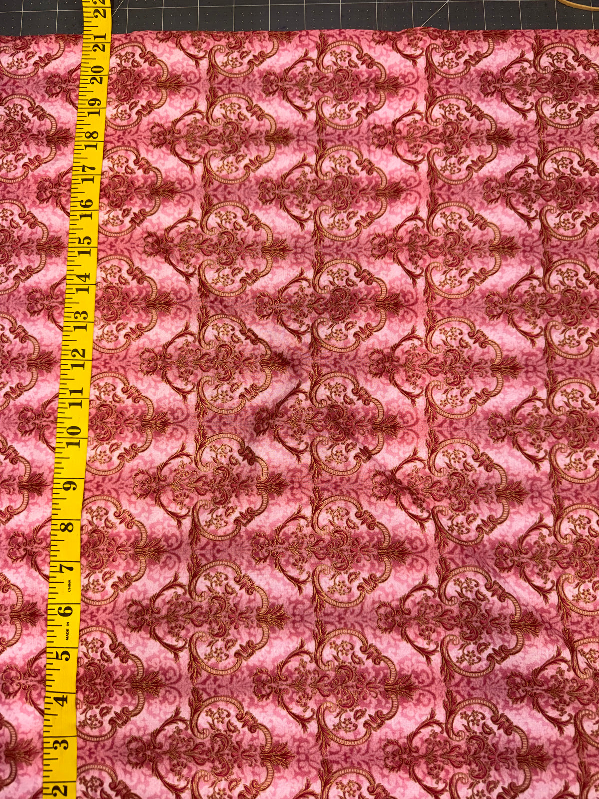 Robert Kaufman La Scala - Pink Classic Design