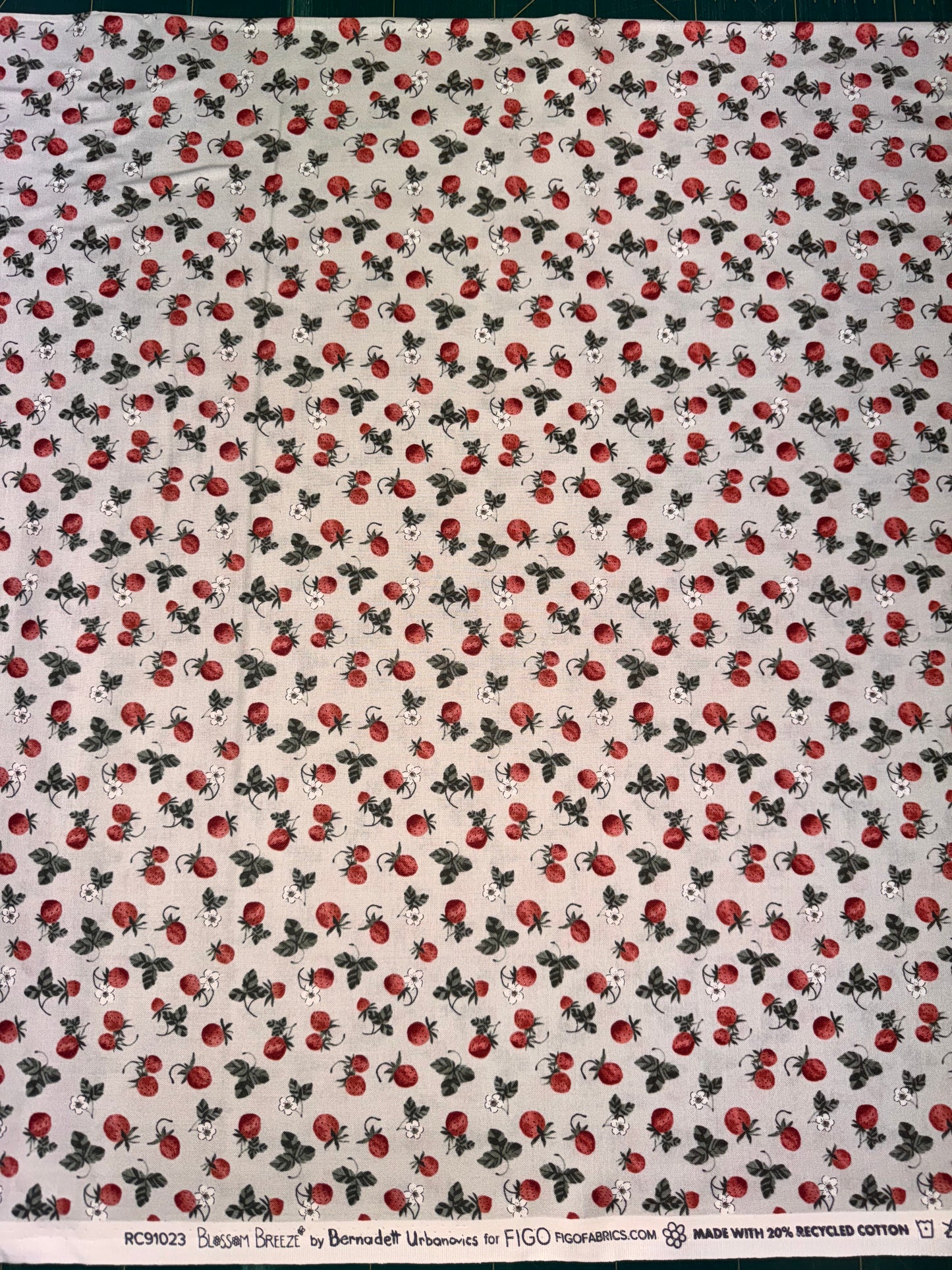 Blossom Breeze in Sage Strawberries