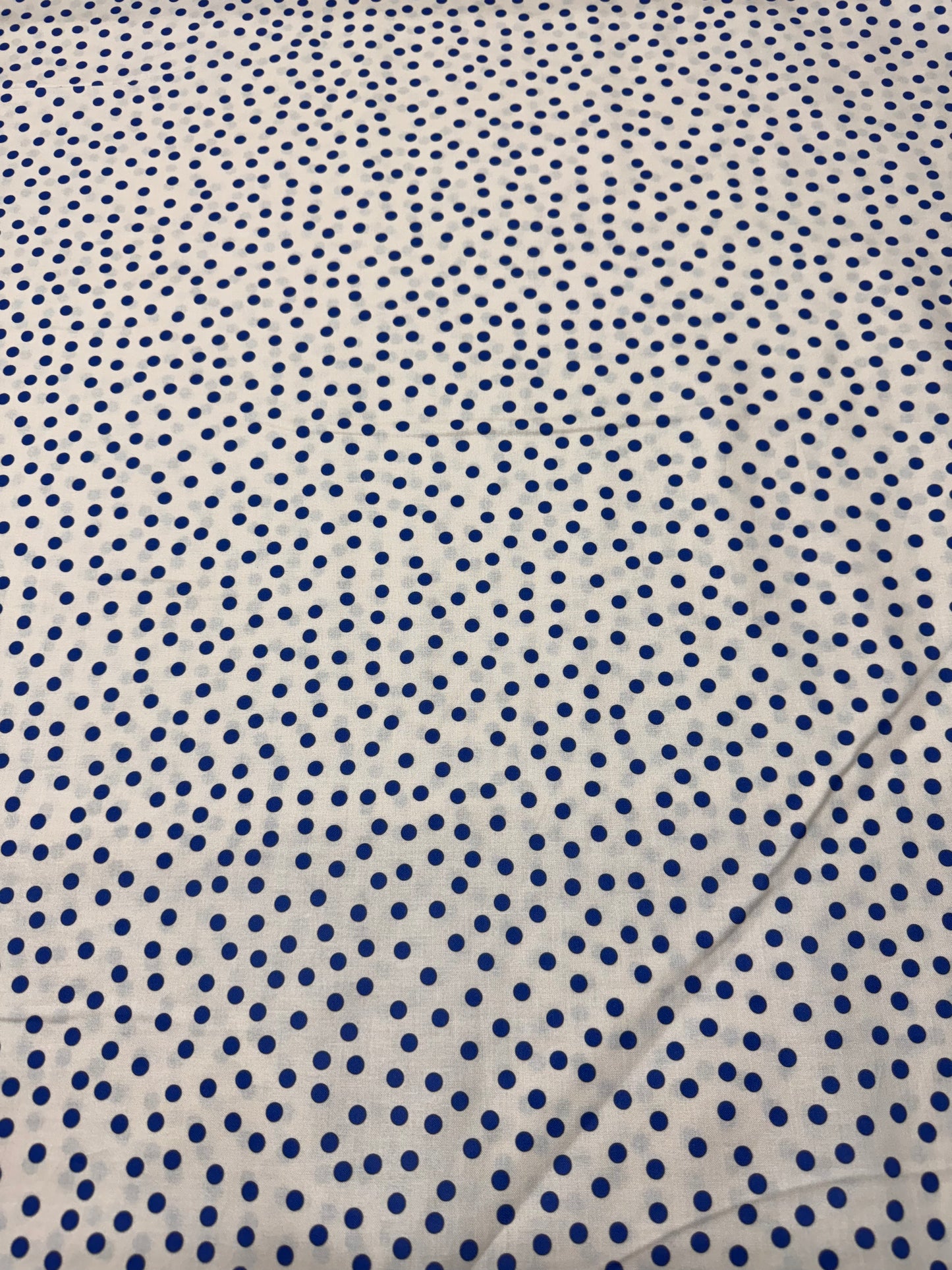 Devonstone DV6049 108" Wideback - Blue Dots on Cream background.