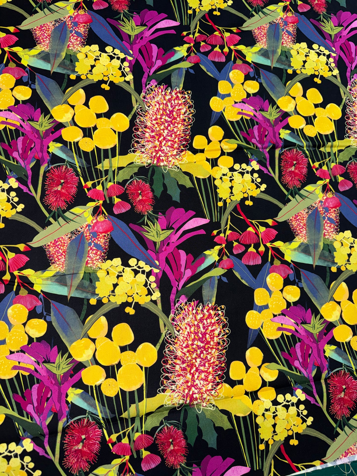 Robyn Hammond Australiana Wideback 108" - Mixed Florals DV5355