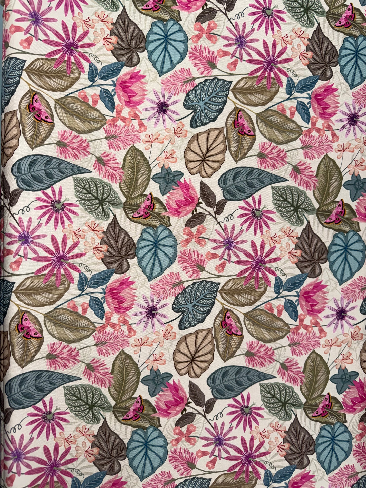 Botanical Oasis Flora on Cream A982A