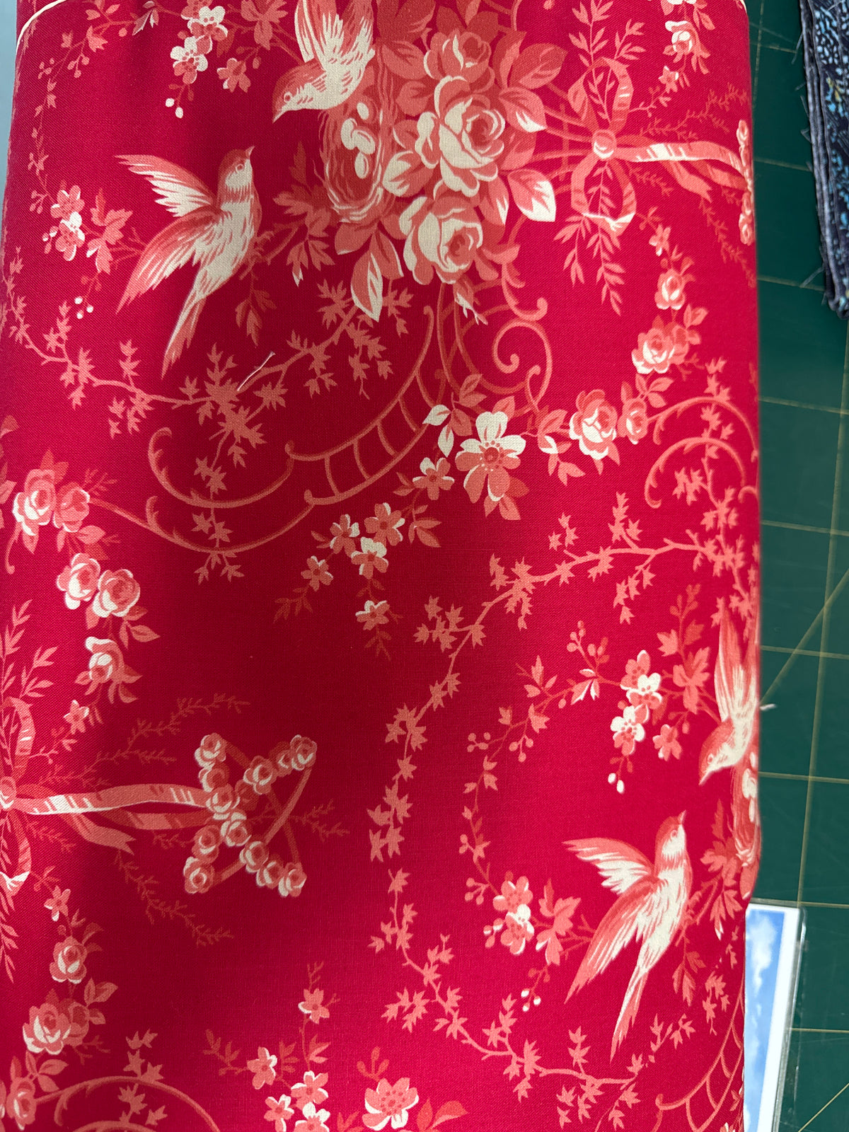 Jardin De Printemps Giselle  Wideback 108"