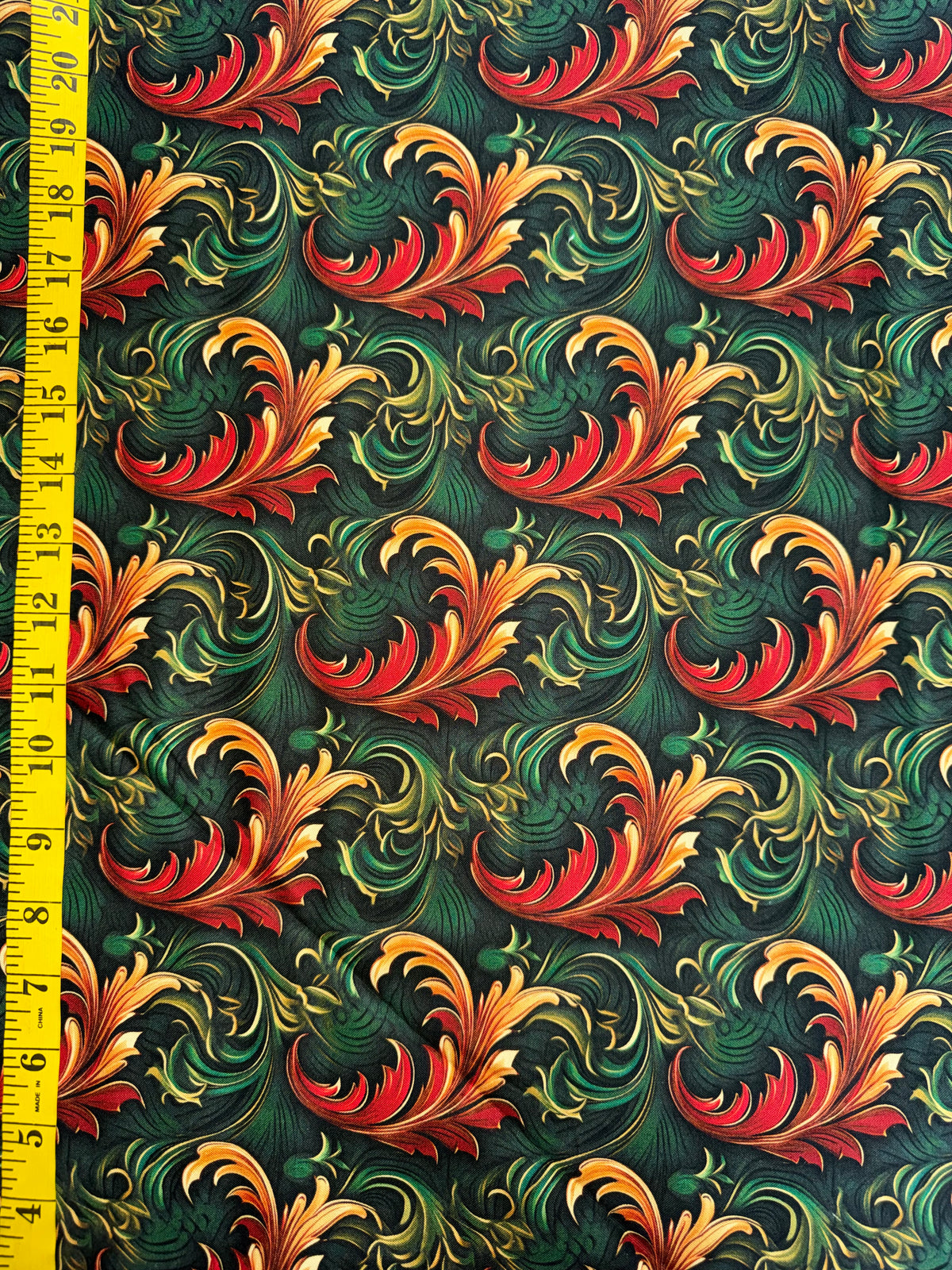 Christmas Green and Red Scroll