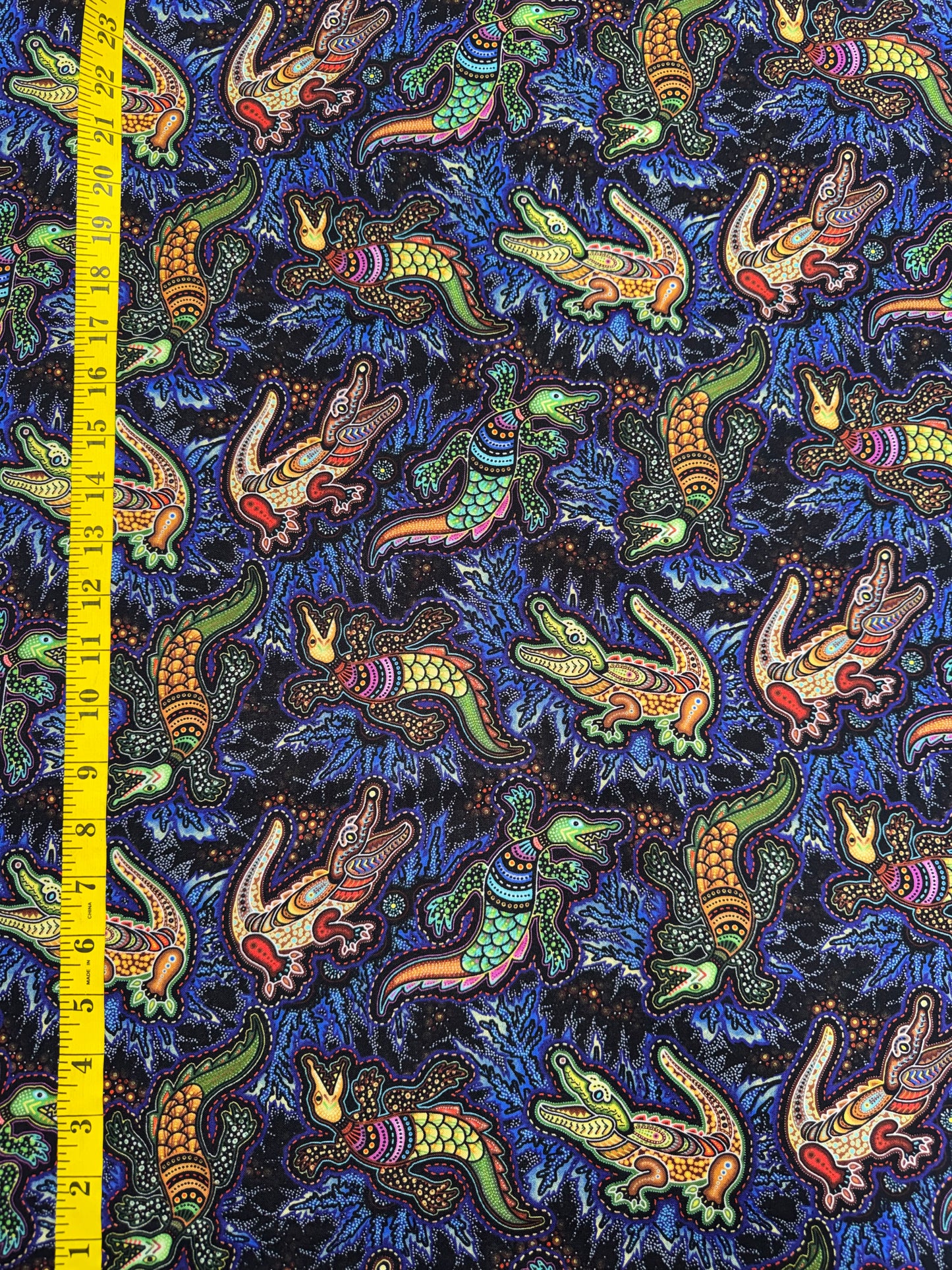 TJUKURPA LAND - Crocodiles in Blues