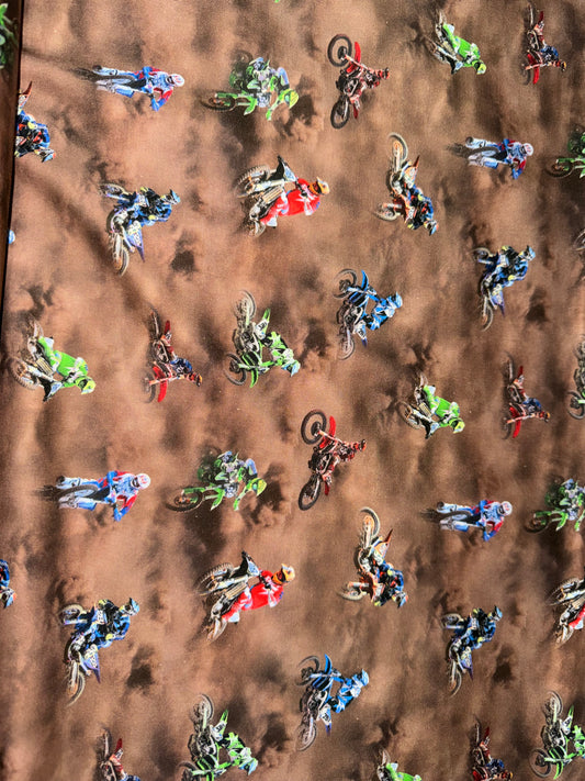 Motocross Maniacs Dirt Bikes allover Dirt