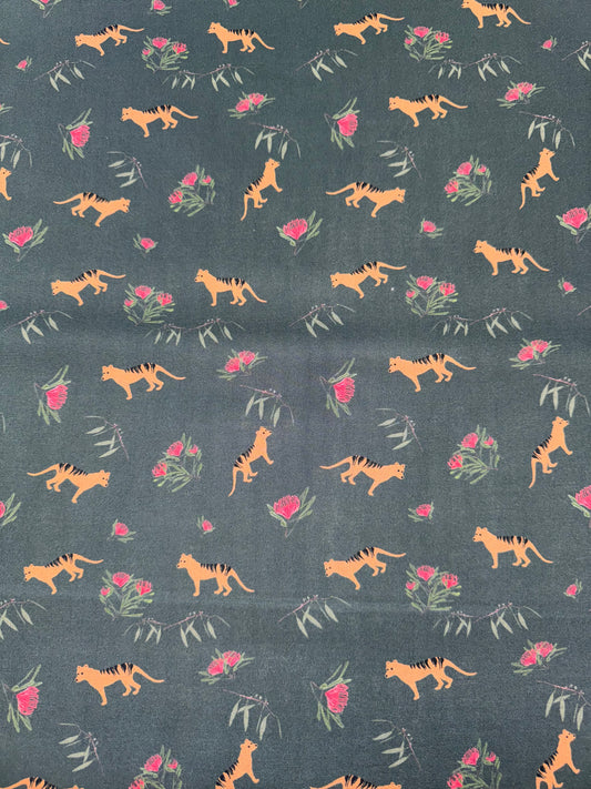 Red Parka Thylacine and Waratah allover DV6281