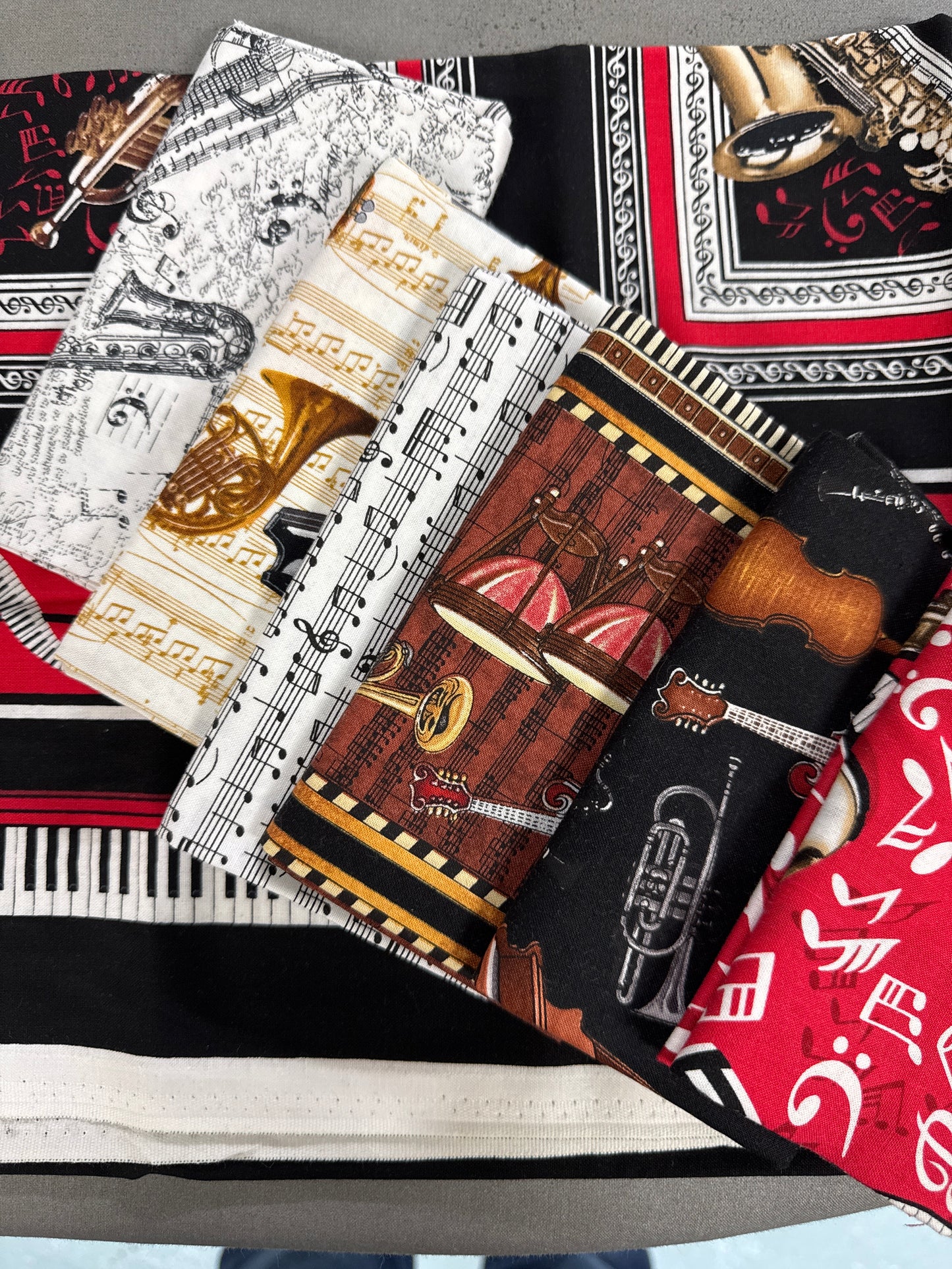Music Panel Kit with 4 coordinating fabrics, Red and Black