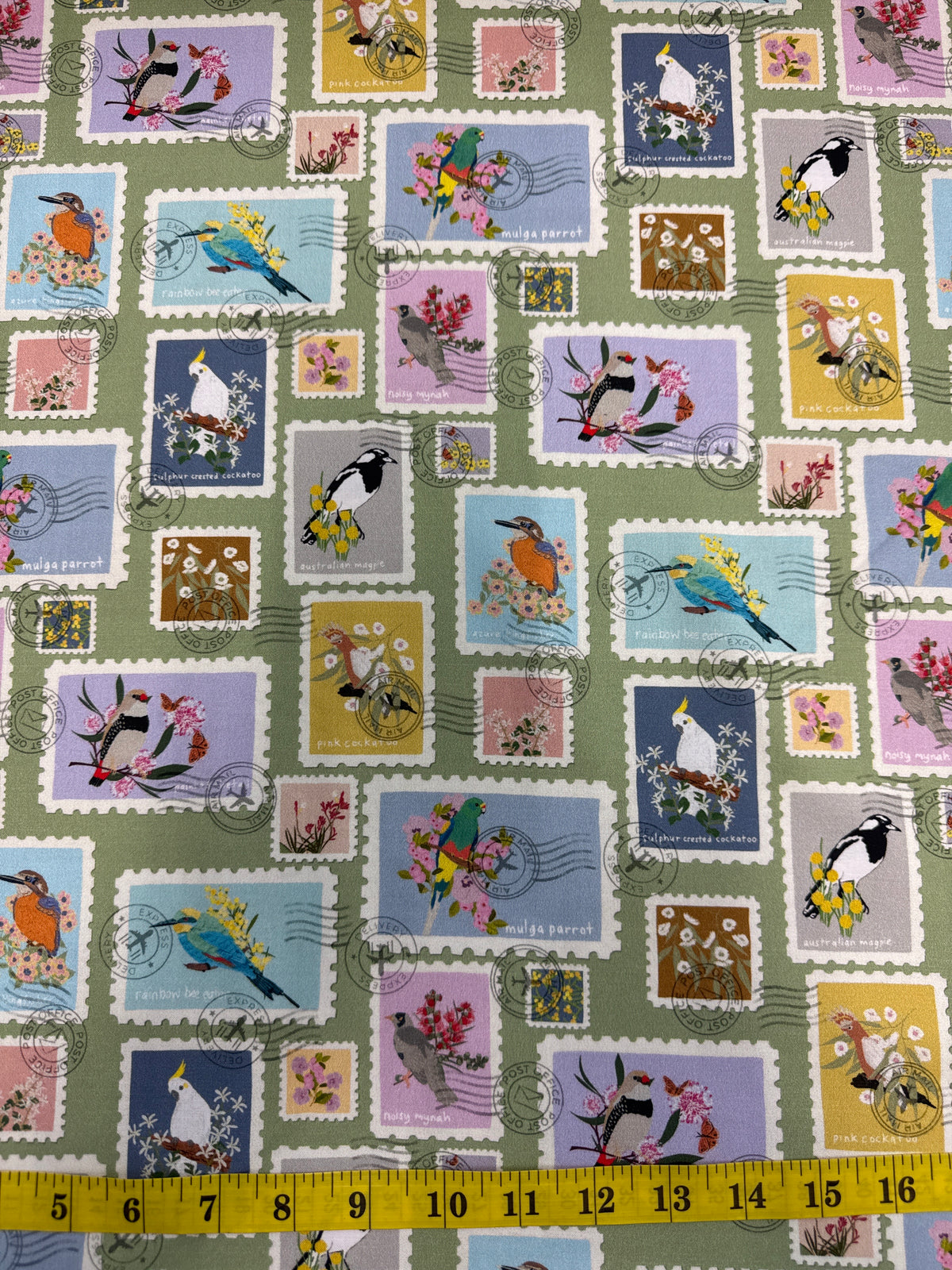 Robyn Hammond - Aussie Backyard - Birds on Stamps - DV7871