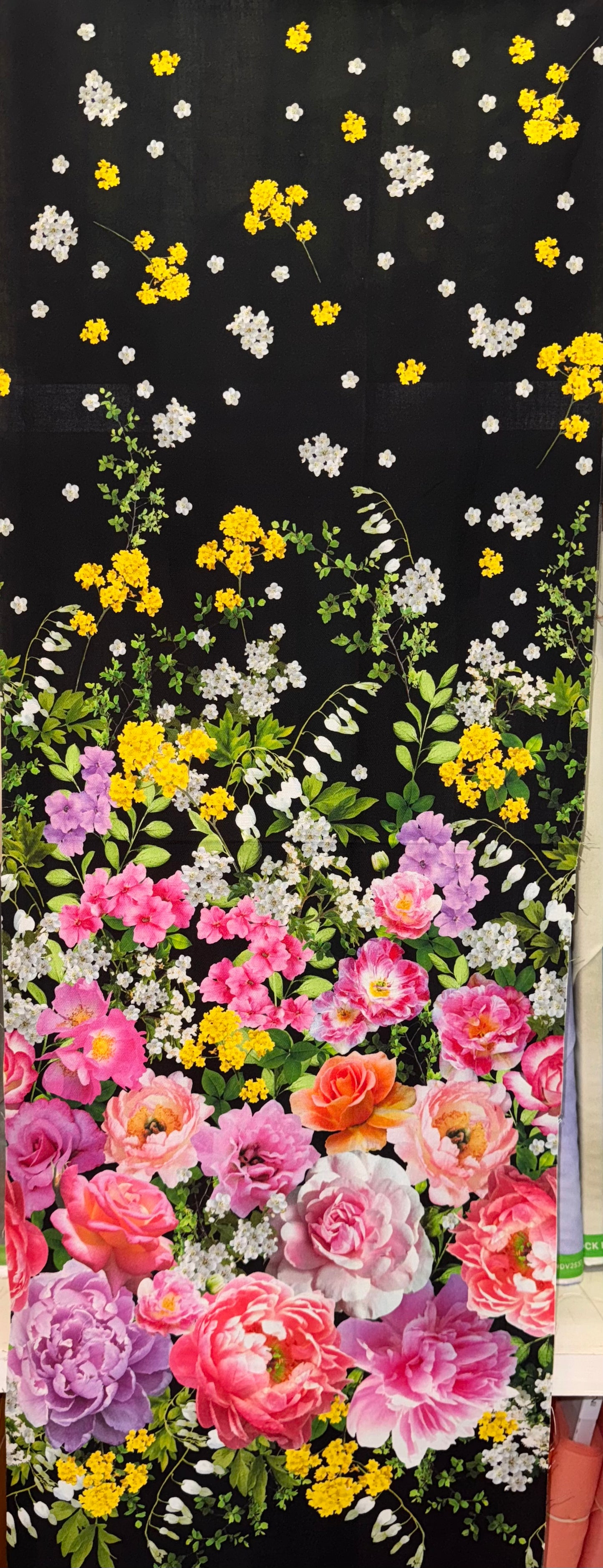 Flower Splendor Border Black