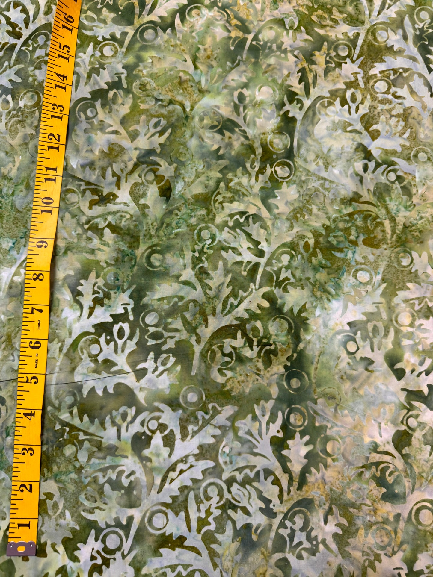 Batik Wideback in Green pattern. 13.7m available.   BA108-1900