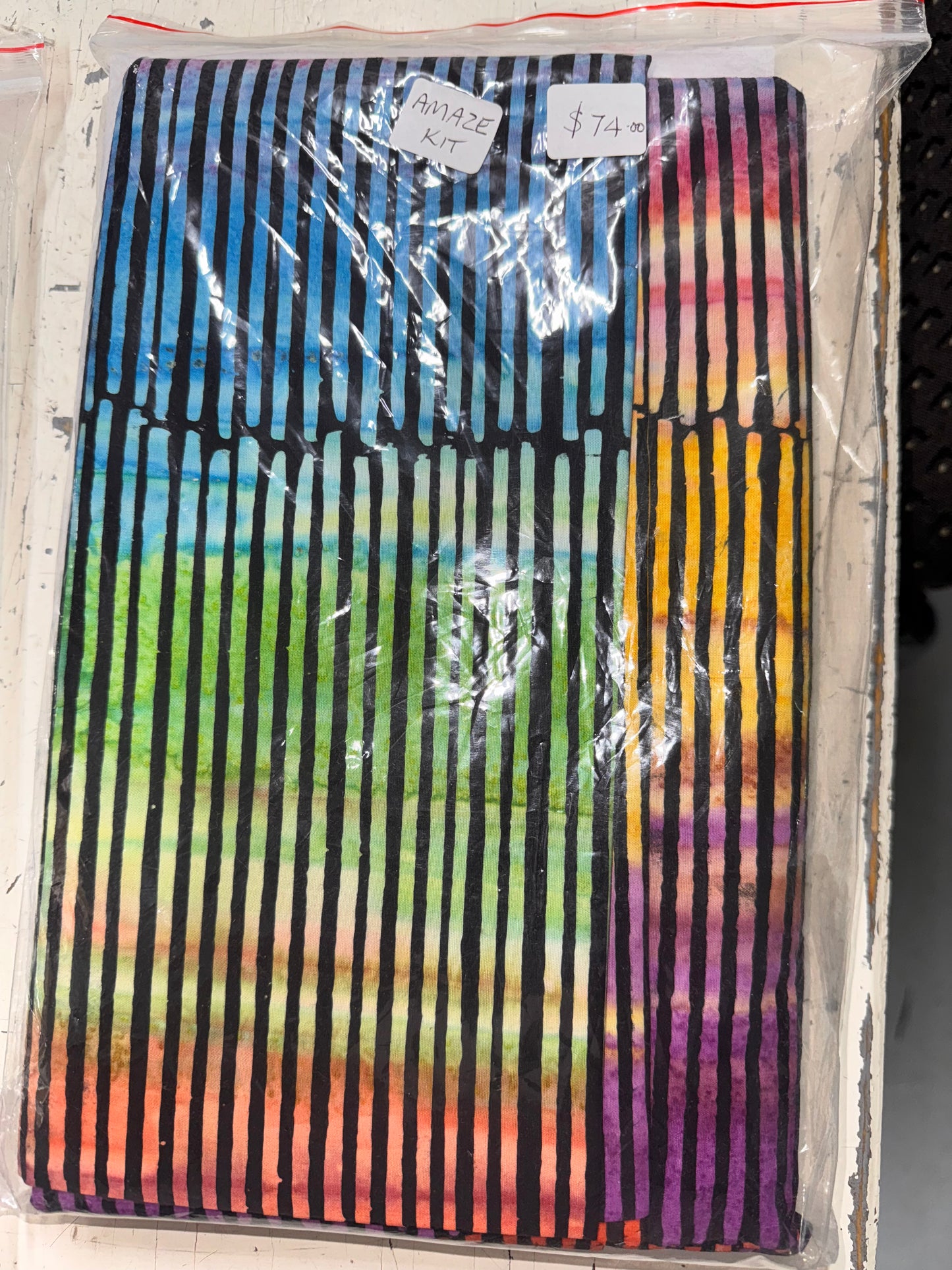 “Amaze" Fabric Kit by Batik Australia 2 available