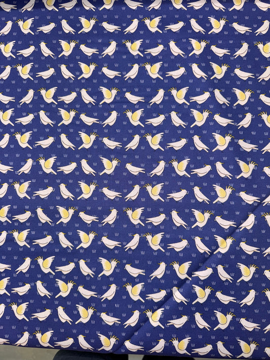 DV5475 Red Tractor Gallahs on Blue background