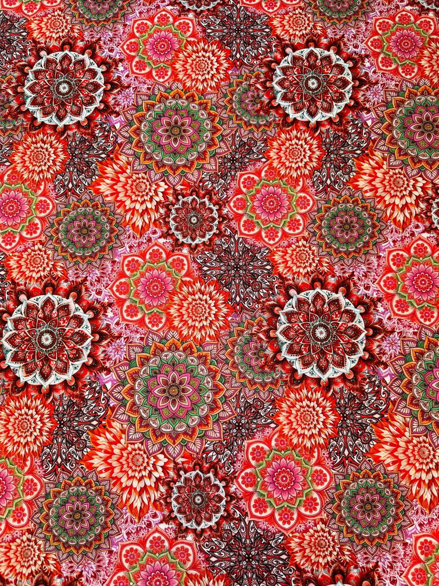 Mandala Lush Petals - Reds