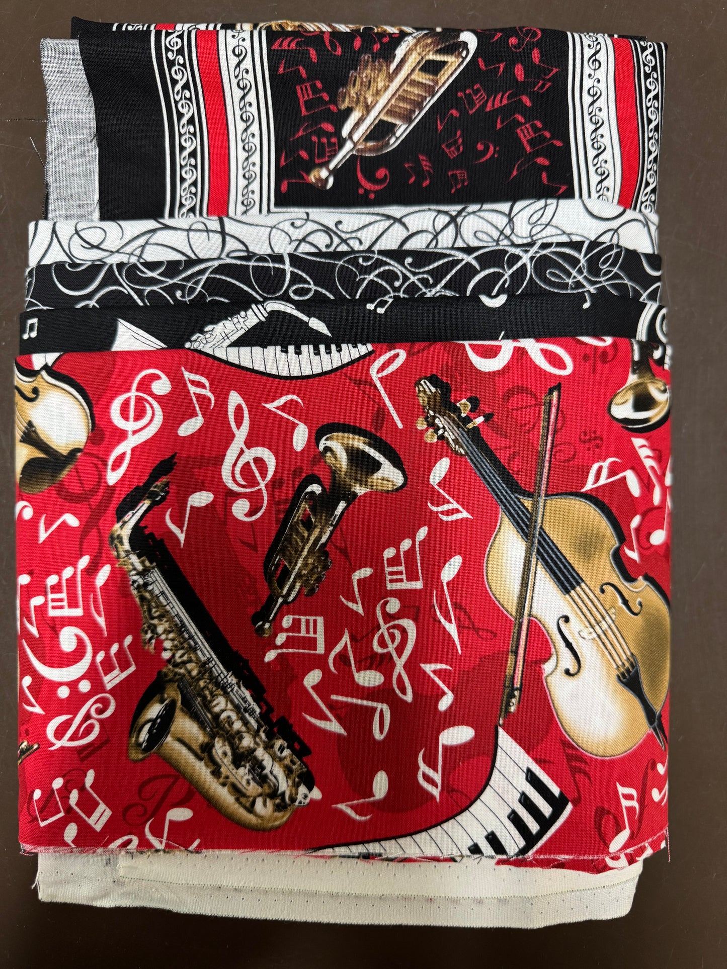 Music Panel Kit with 4 coordinating fabrics, Red and Black
