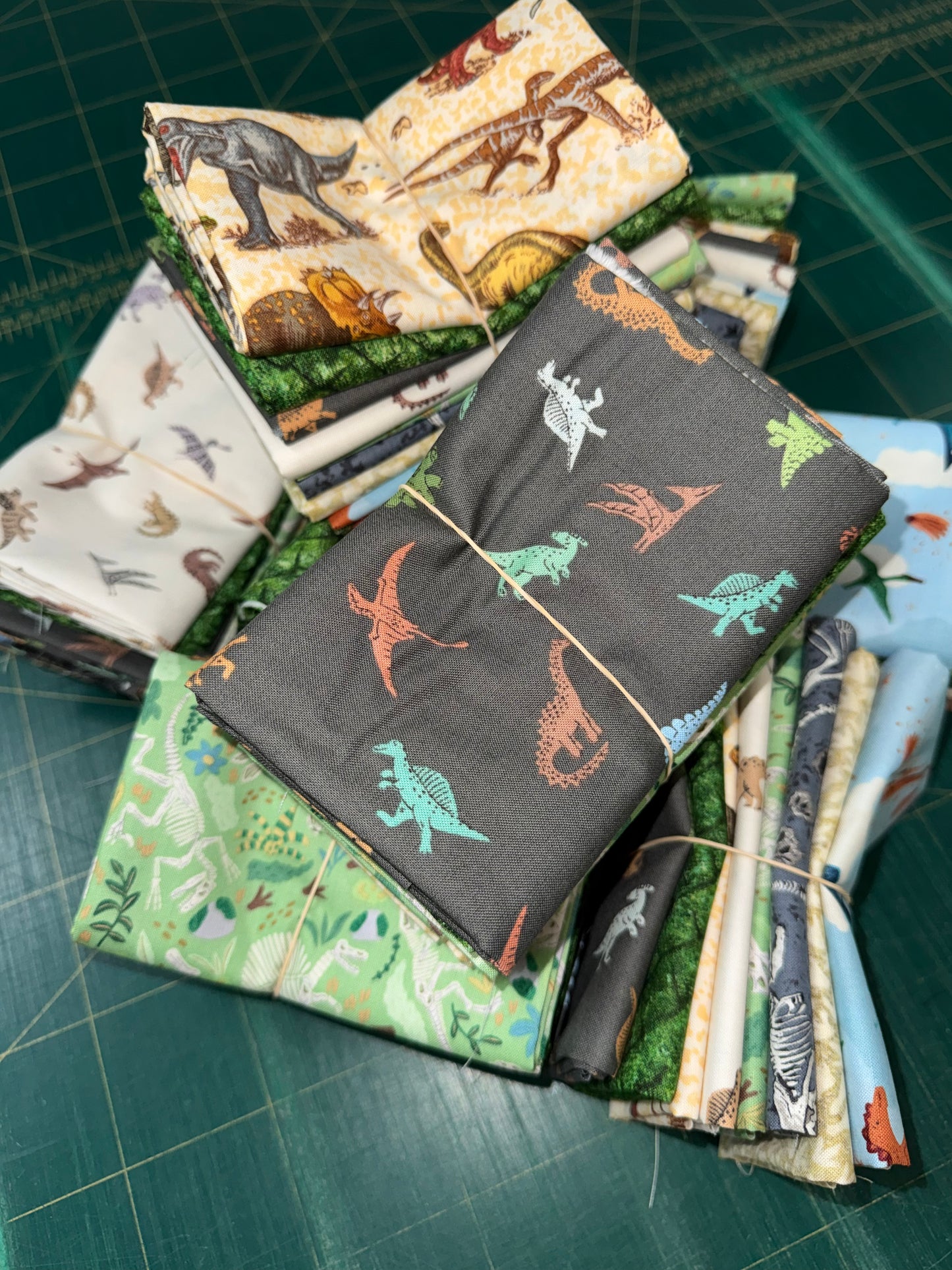 Prehistoric Dinosaurs - Fat Quarter Set - 8 Fat Quarter Pack