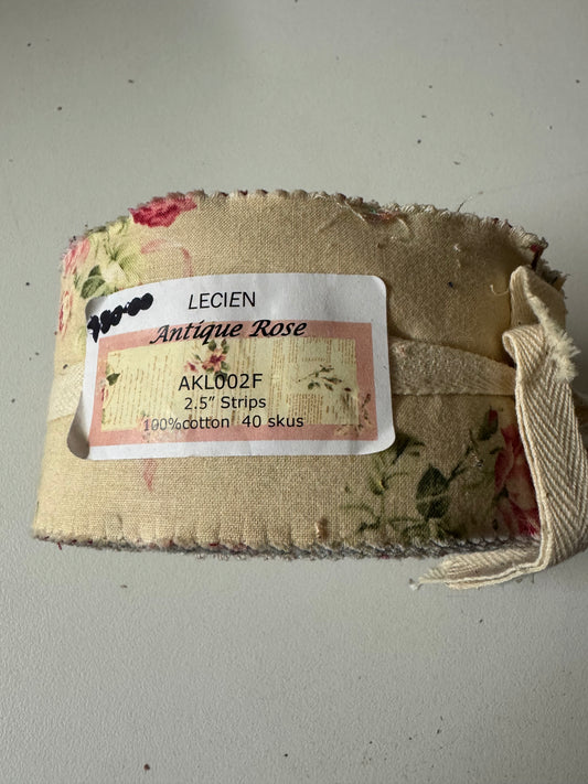 Lecien Antique Rose Jelly Roll