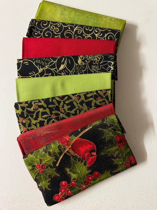 Christmas Set of 8 Fat Quarters - Greens and Reds