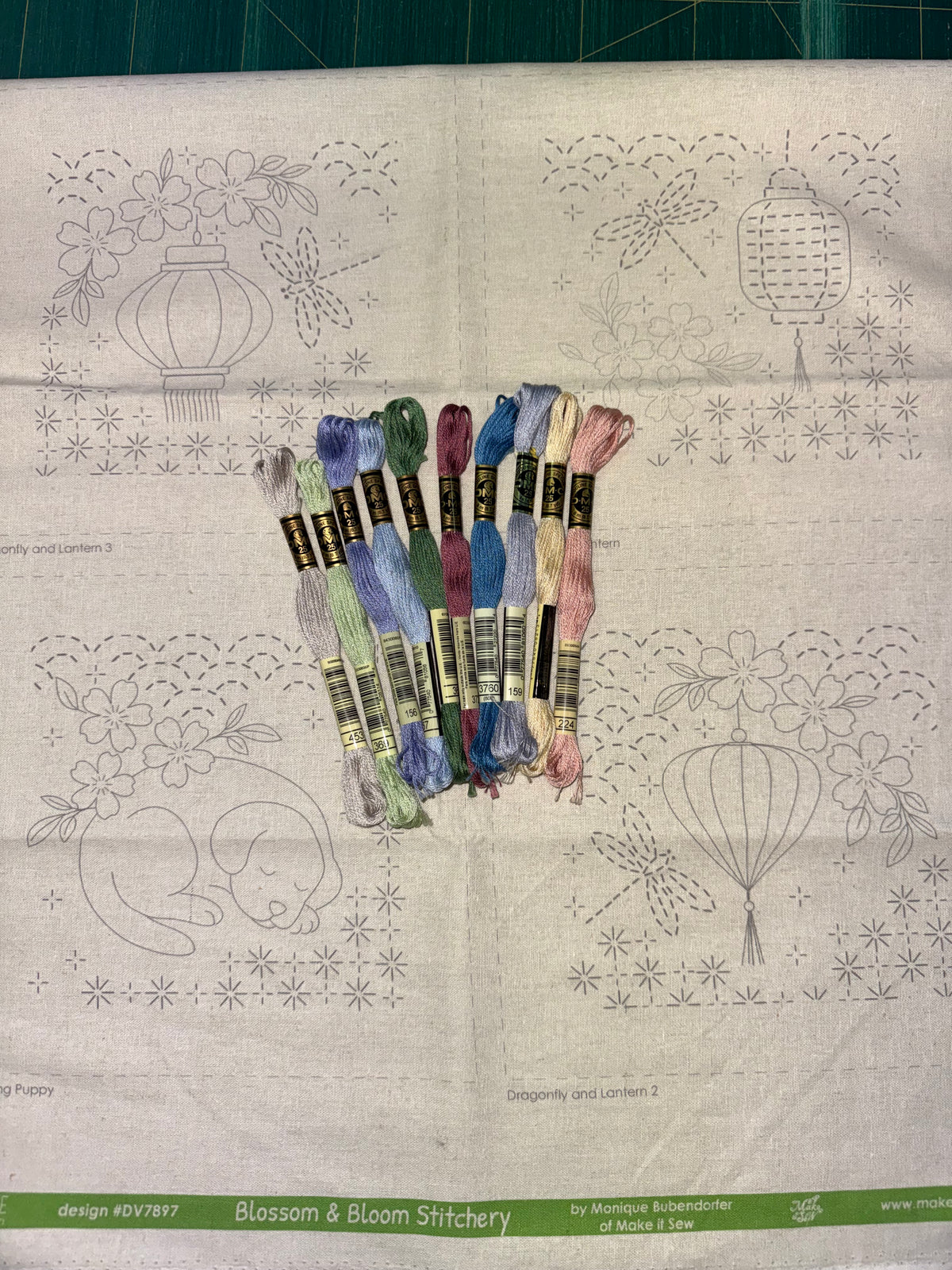 DV7897 Stitchery Kit - Blossom and Bloom on Linen with 10 DMC threads and a needle